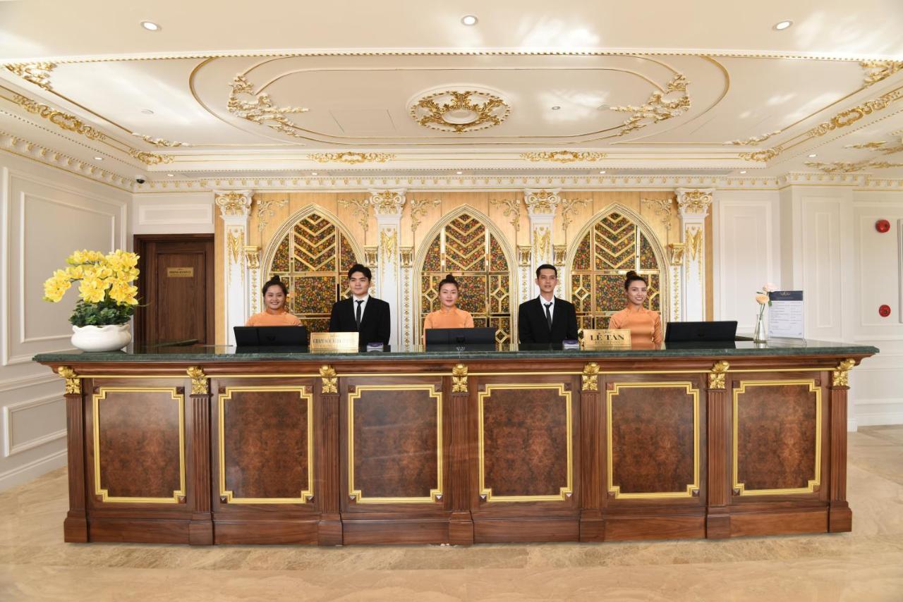 Khách sạn Phu Cuong 4*